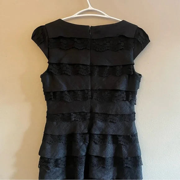 Maggy London Black Tiered Lace V-Neck Cap Sleeve Mini Dress - Size 6 EUC - Picture 9 of 16